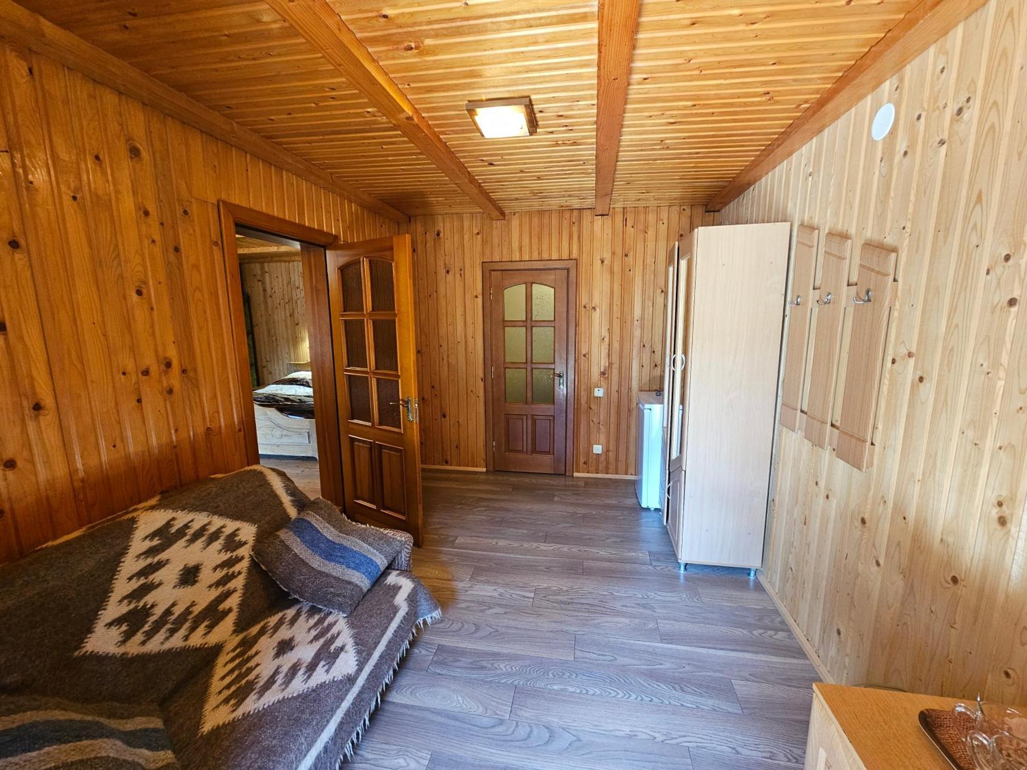 Guesthouse Kolo Druziv Tatariv Eksteriør billede