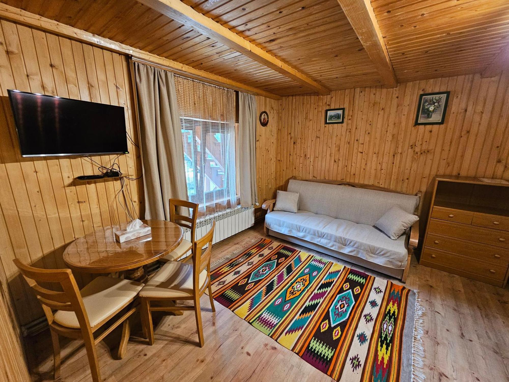 Guesthouse Kolo Druziv Tatariv Eksteriør billede