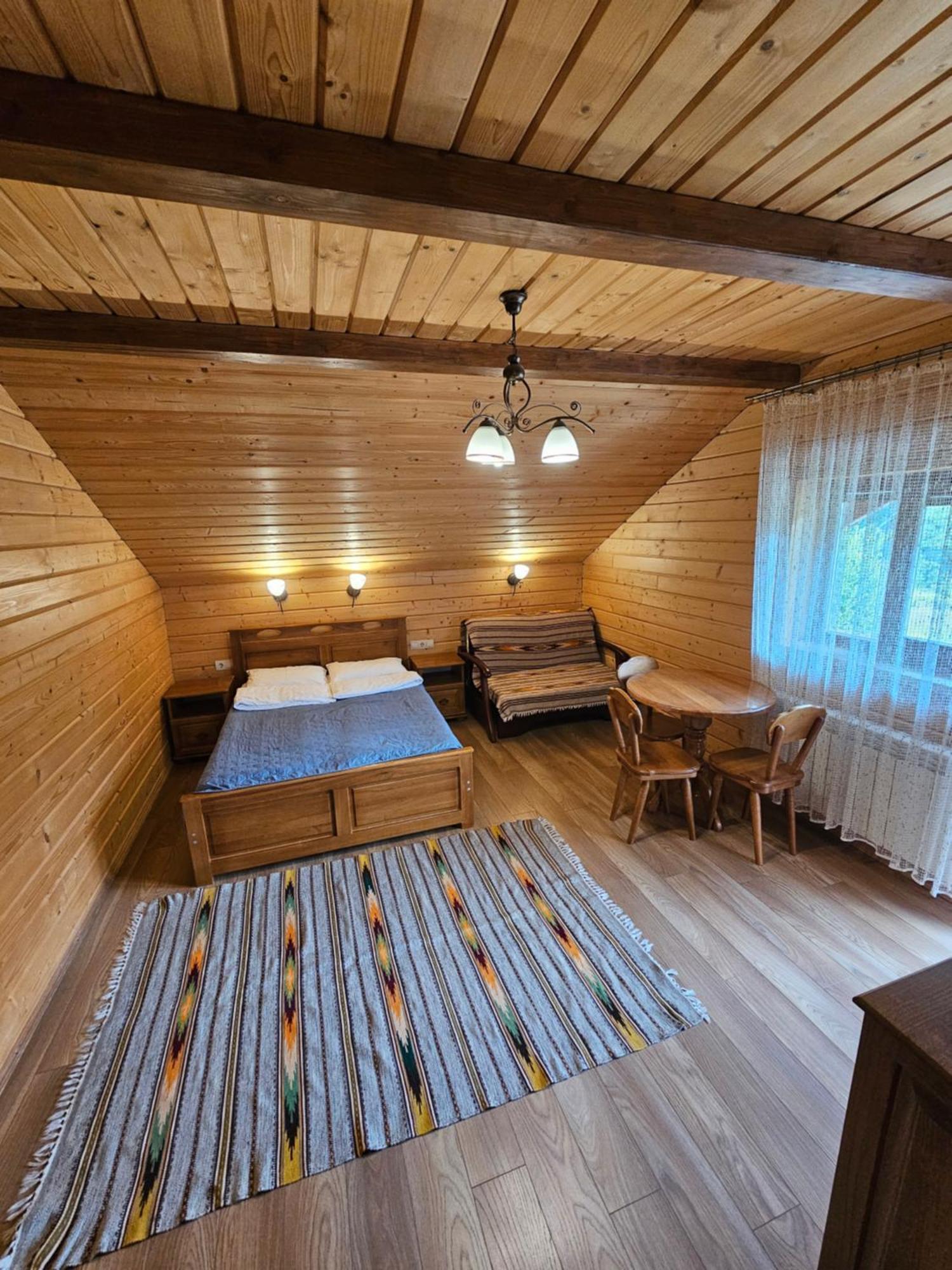 Guesthouse Kolo Druziv Tatariv Eksteriør billede